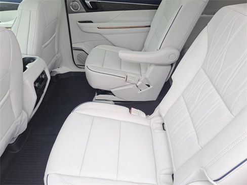 New 2026 Buick Enclave Avenir w/ Super Cruise Package image 9