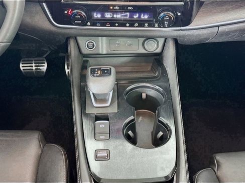 Used 2021 Nissan Rogue SL image 40