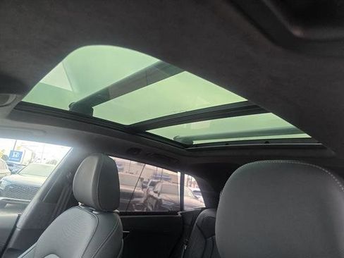 Used 2025 Audi Q8 Prestige w/ Prestige Package image 5