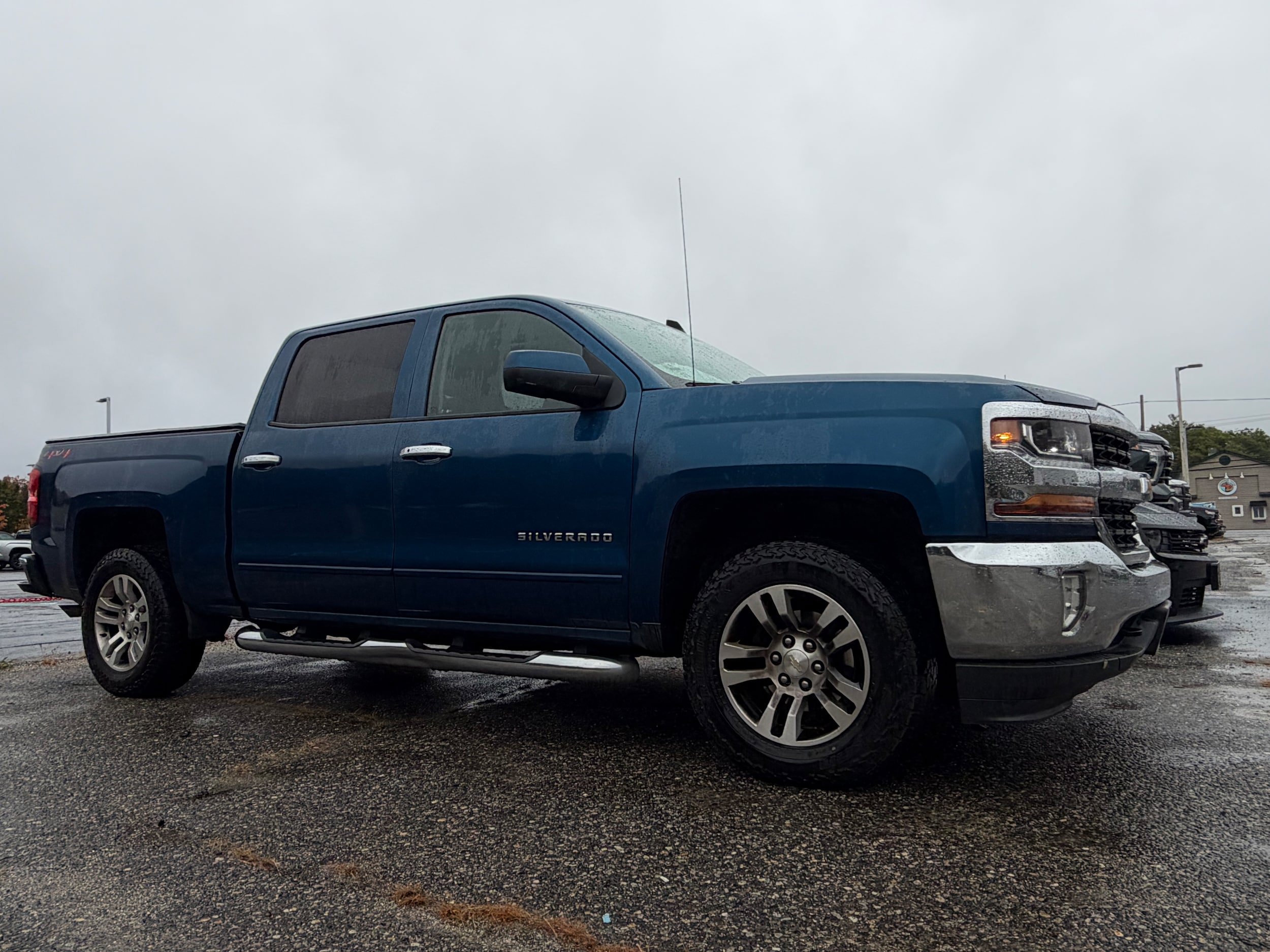 Used 2018 Chevrolet Silverado 1500 LT w/ All Star Edition AWD/4WD image 6