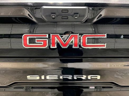 Used 2024 GMC Sierra 1500 AT4X image 41
