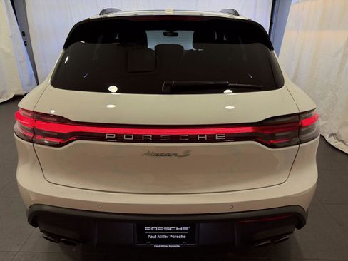 Certified 2023 Porsche Macan S image 8