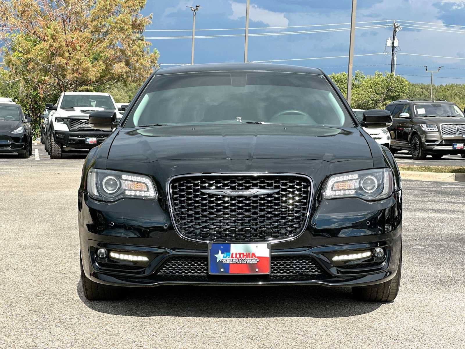Used 2023 Chrysler 300 Touring L AWD/4WD image 10