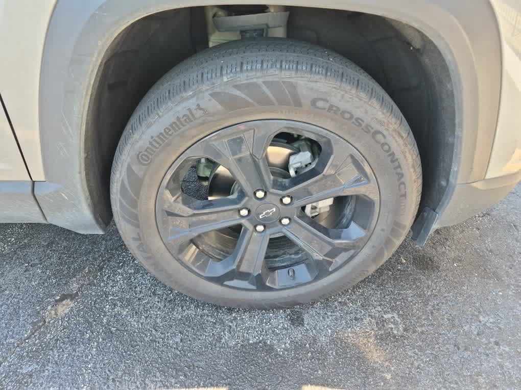 Used 2025 Chevrolet Equinox LT w/ Safety and Technology Package AWD/4WD image 12