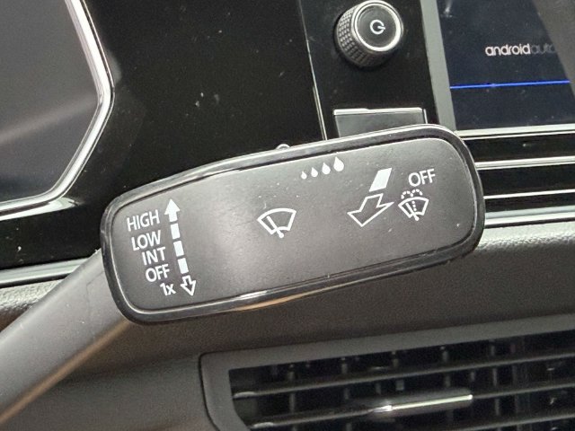 Certified 2023 Volkswagen Jetta SE FWD image 24
