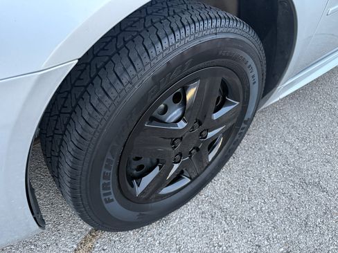 Used 2011 Chevrolet Impala LS image 8