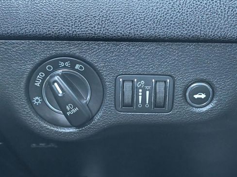 Used 2015 Chrysler 300 Limited w/ 300 Premium Group image 21