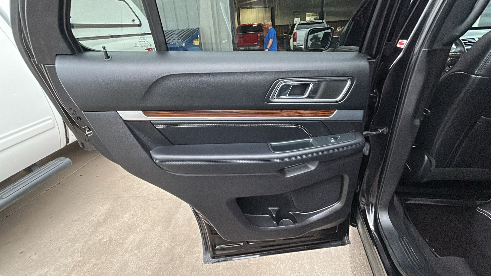 Used 2019 Ford Explorer Limited AWD/4WD image 15
