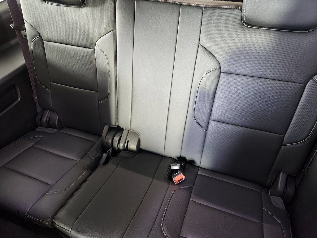 Used 2016 Chevrolet Suburban LTZ AWD/4WD image 15