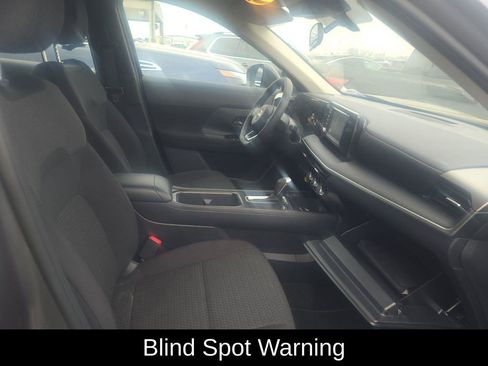 Used 2025 Nissan Kicks S image 7