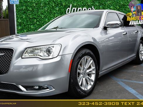 Used 2016 Chrysler 300 C RWD image 2