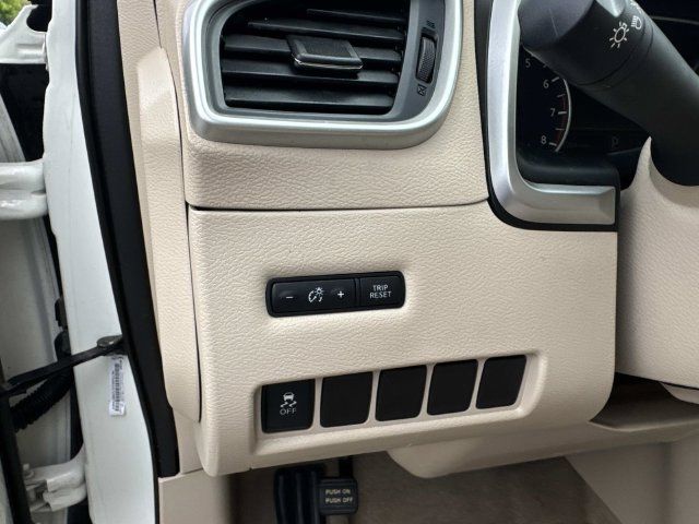 Used 2015 Nissan Murano S FWD image 20