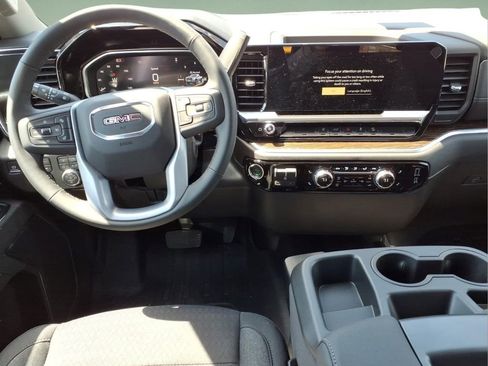 New 2026 GMC Sierra 2500 SLE w/ SLE Value Package; AWD/4WD image 9