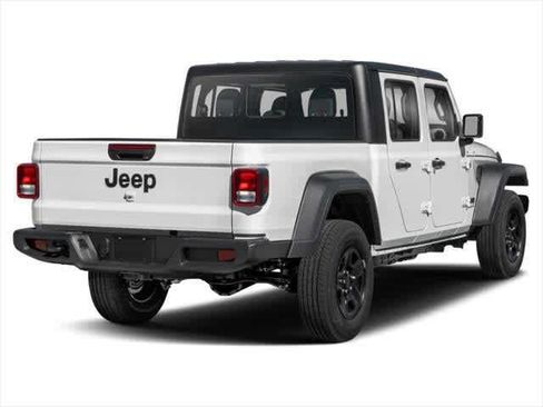 Used 2025 Jeep Gladiator Sport AWD/4WD image 2