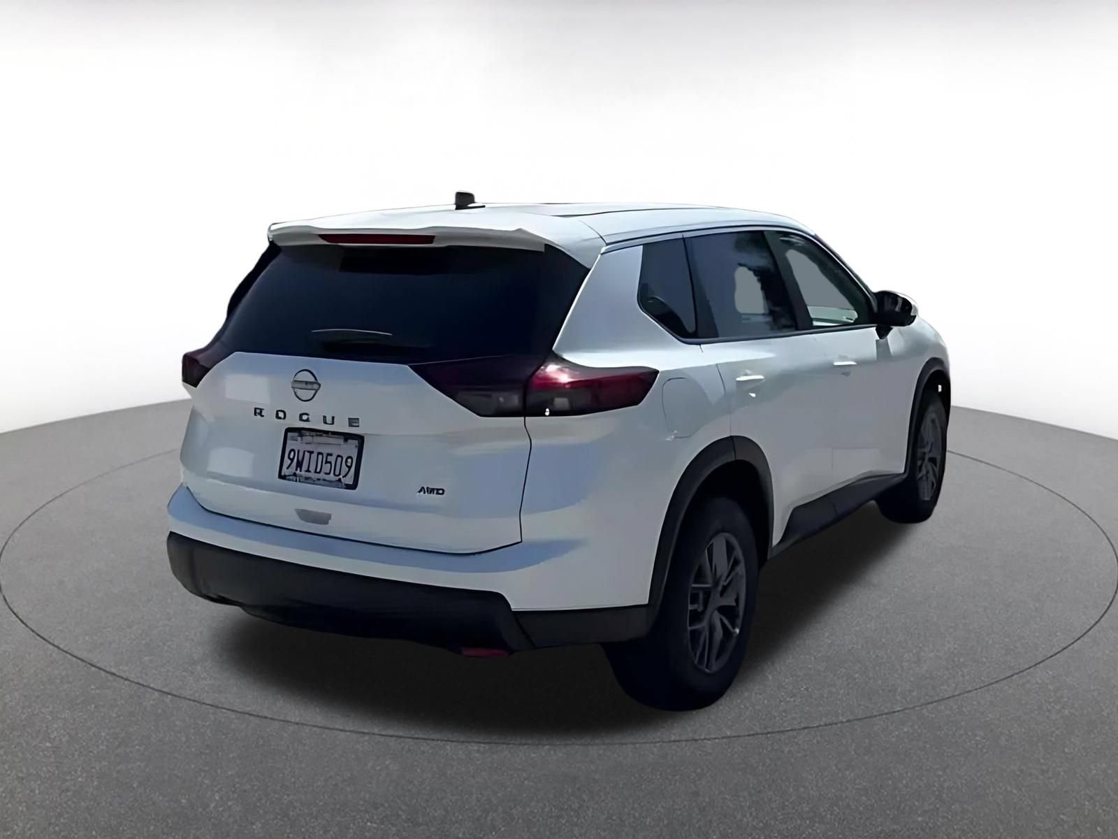 Used 2026 Nissan Rogue SV AWD/4WD image 13