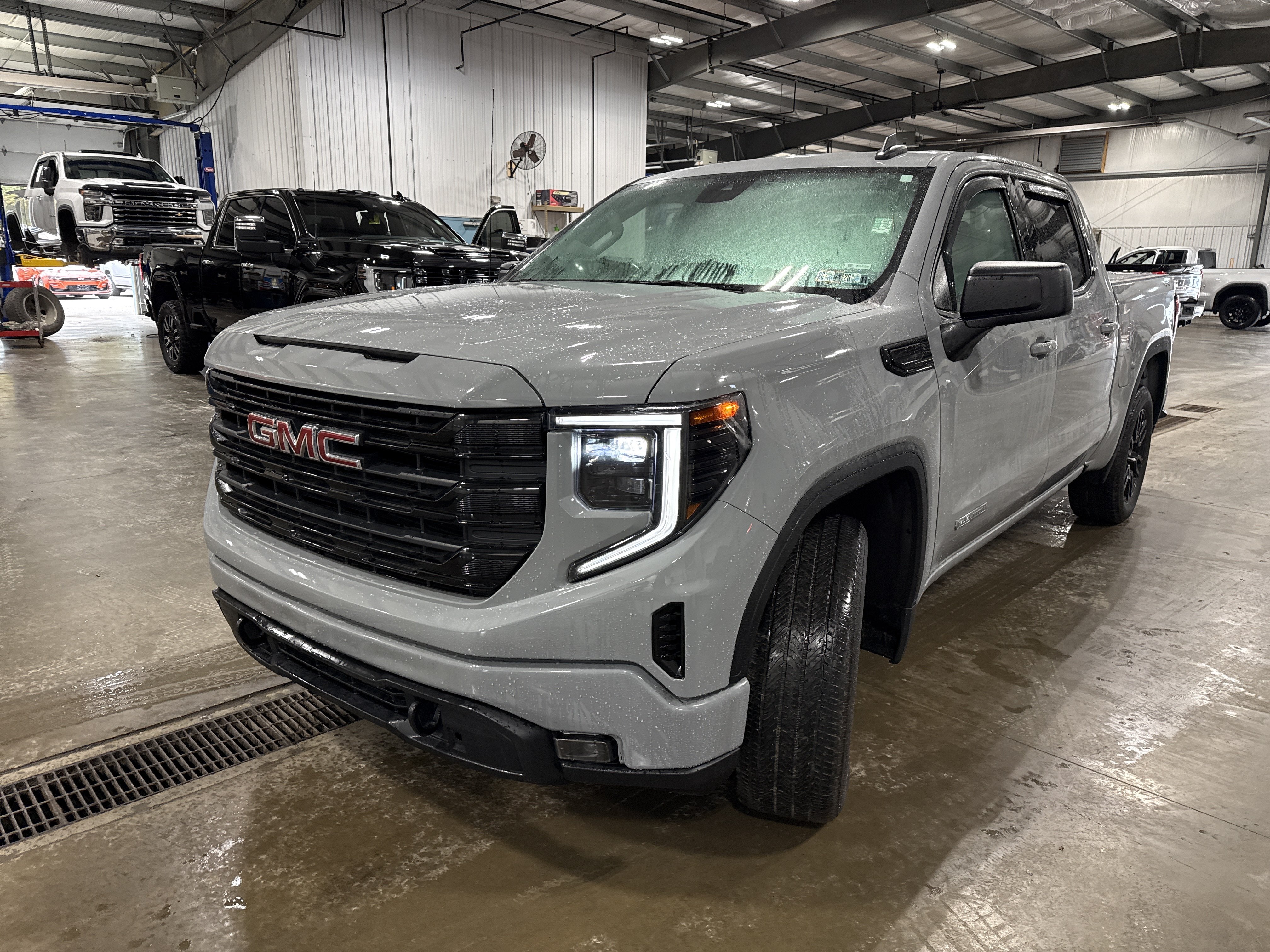 Used 2024 GMC Sierra 1500 Elevation AWD/4WD image 8