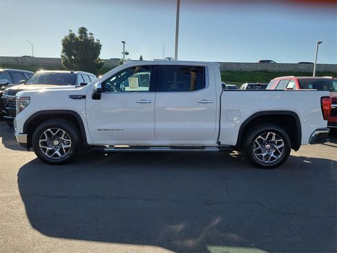 Used 2022 GMC Sierra 1500 SLT w/ SLT Convenience Package image 32