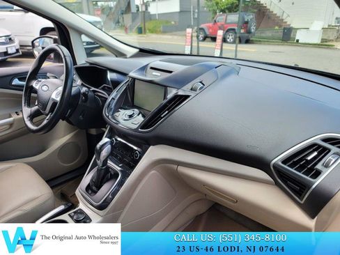 Used 2013 Ford C-MAX SEL FWD image 17