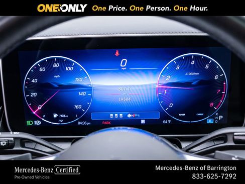 Used 2025 Mercedes-Benz GLC 300 4MATIC image 24