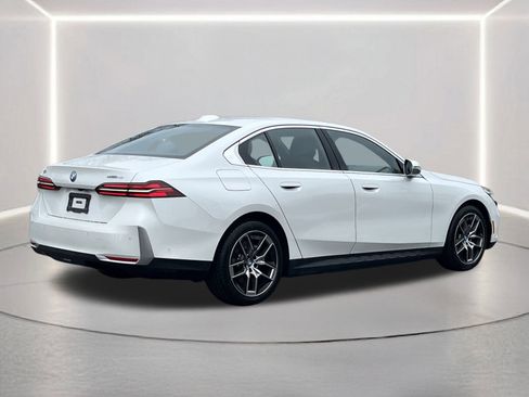 Used 2025 BMW i5 eDrive40i image 29