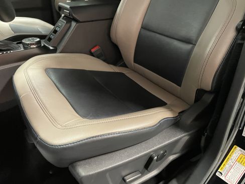 Used 2022 Ford Bronco Wildtrak image 23