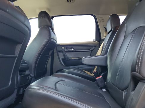 Used 2017 Chevrolet Traverse LT image 14