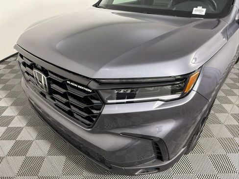 Used 2025 Honda Pilot Black Edition image 10