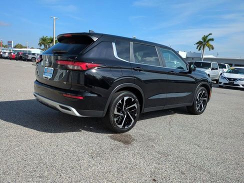 Used 2024 Mitsubishi Outlander SE image 6