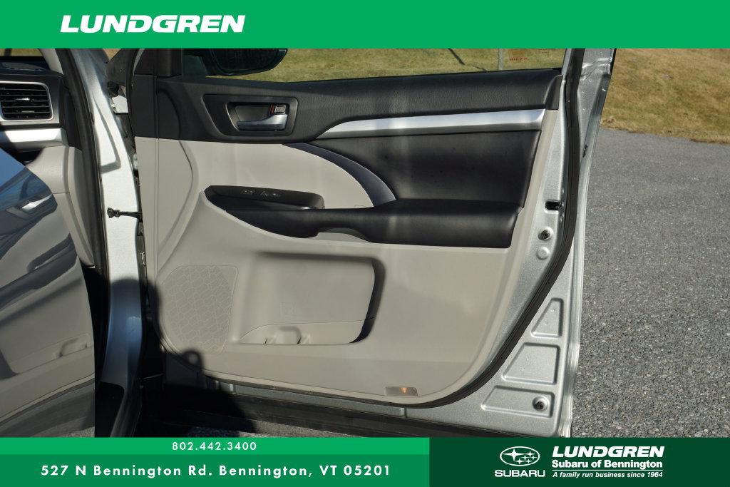 Used 2019 Toyota Highlander XLE AWD/4WD image 9