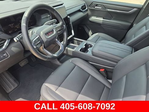 Used 2026 GMC Acadia Elevation w/ Elevation Premium Package AWD/4WD image 17