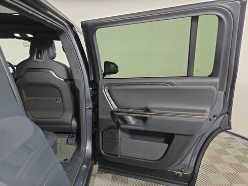 Used 2022 Rivian R1S Launch Edition Quad AWD/4WD image 19
