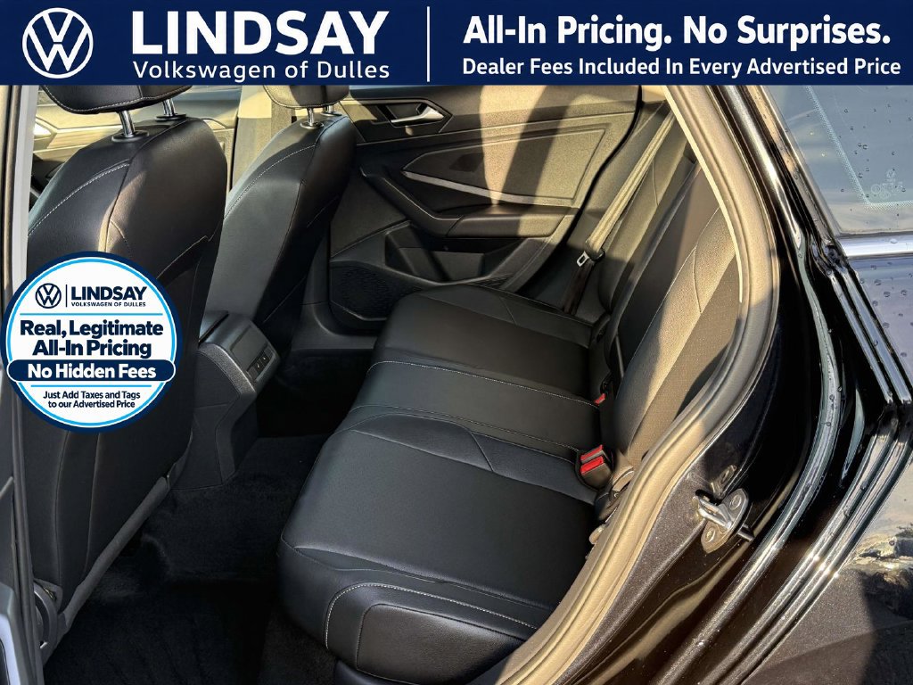 Used 2019 Volkswagen Jetta SEL w/ Cold Weather Package FWD image 12