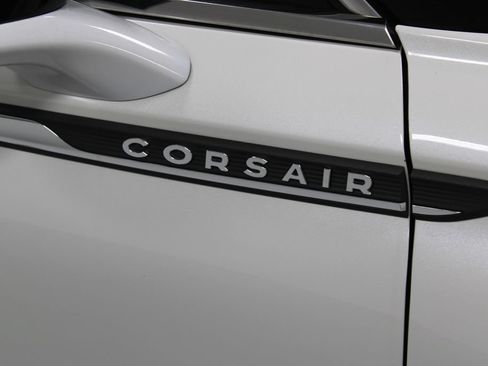 Used 2020 Lincoln Corsair Reserve w/ Equipment Group 202A AWD/4WD image 11