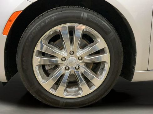 Used 2015 Chrysler 200 Limited w/ Convenience Group image 6