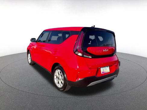 Used 2025 Kia Soul LX w/ LX Technology Package image 9