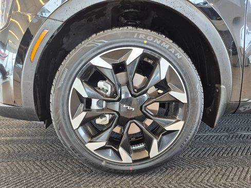 Used 2025 Kia Sorento EX AWD/4WD image 13