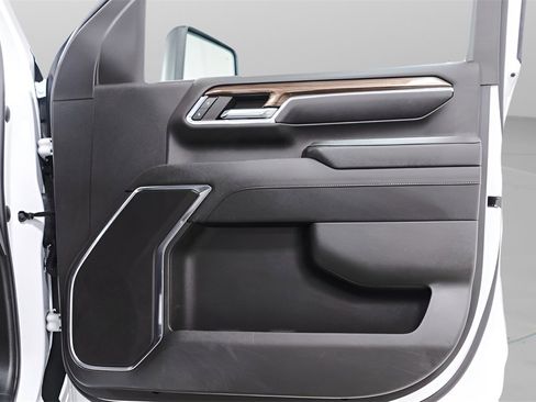 Used 2024 Chevrolet Silverado 2500 LT w/ Z71 Sport Edition image 34