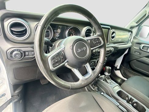 Used 2022 Jeep Wrangler Unlimited Sahara w/ LED Lighting Group AWD/4WD image 12