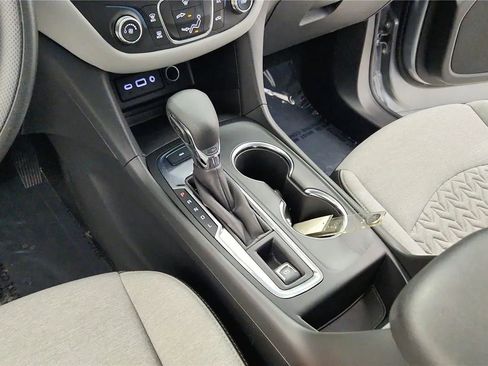 Used 2023 Chevrolet Equinox LS w/ Driver Confidence II Package AWD/4WD image 33