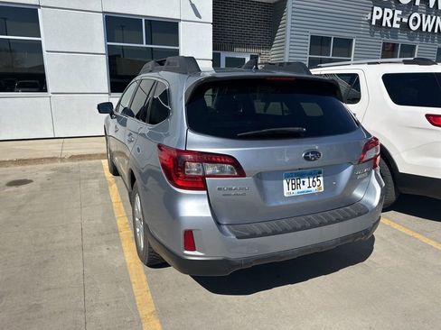 Used 2016 Subaru Outback 2.5i Premium AWD/4WD image 3