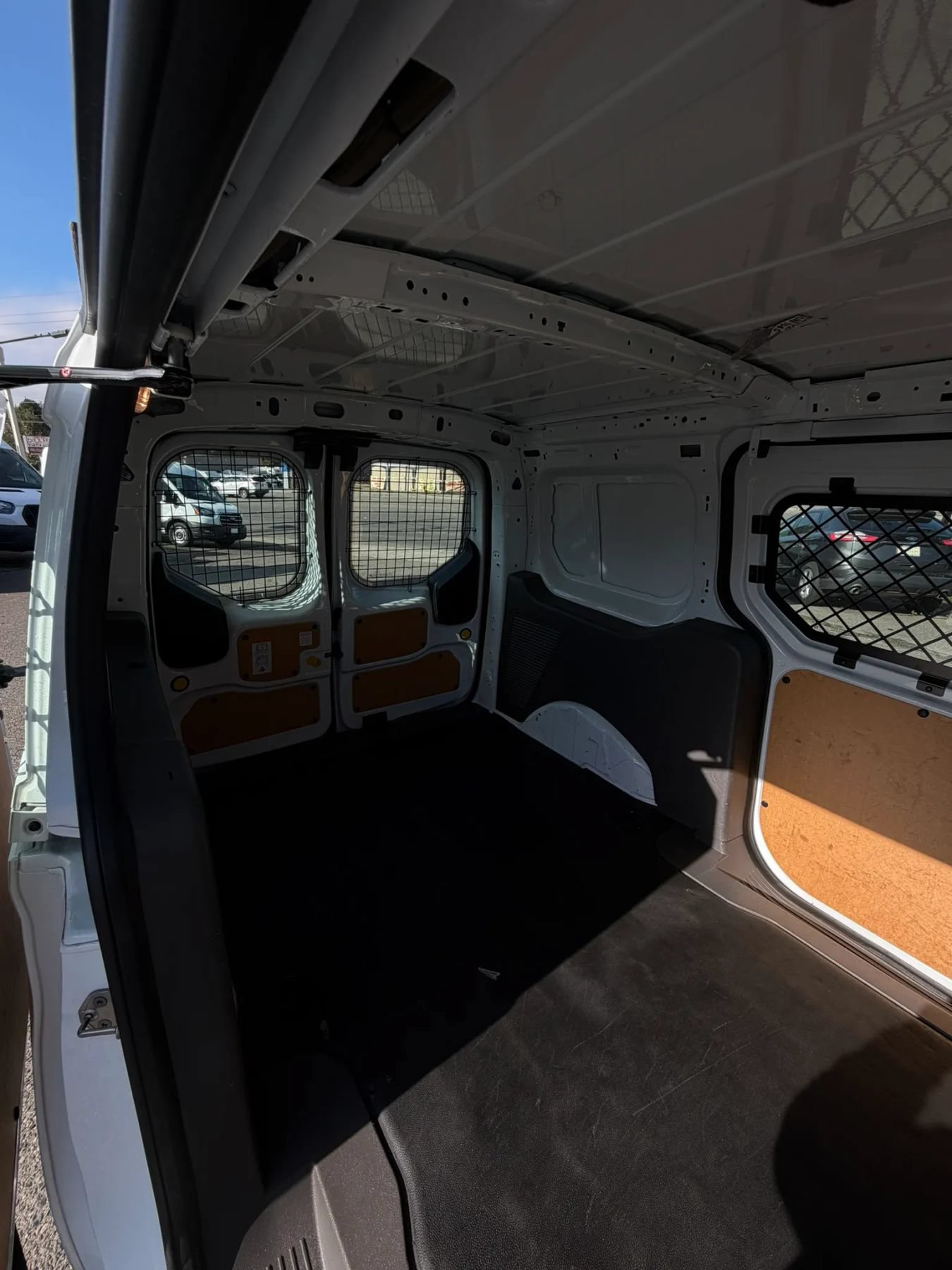 Used 2022 Ford Transit Connect XL FWD image 22