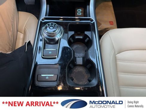 Used 2020 Ford Edge SEL w/ Convenience Package AWD/4WD image 7