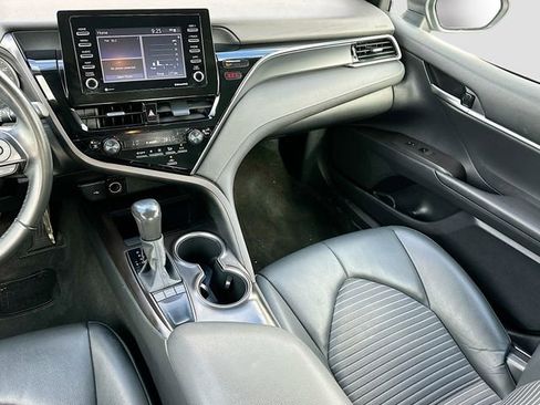 Used 2023 Toyota Camry SE image 21