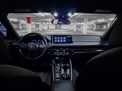 Used 2024 Honda Accord Sport image 3