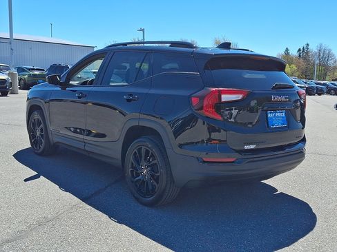 Certified 2024 GMC Terrain SLE w/ Driver Convenience Package AWD/4WD image 4
