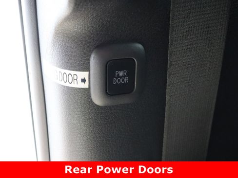 Used 2023 Toyota Sienna XSE image 31