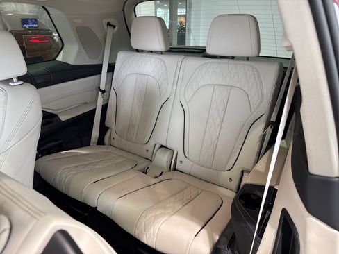 New 2026 BMW X7 xDrive40i image 48