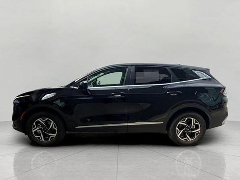 Used 2025 Kia Sportage LX image 8