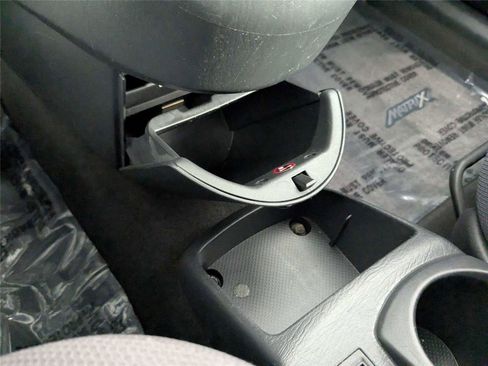 Used 2008 Toyota Matrix FWD image 28