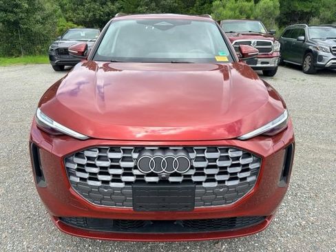 Used 2025 Audi Q5 Premium Plus w/ Premium Plus AWD/4WD image 2